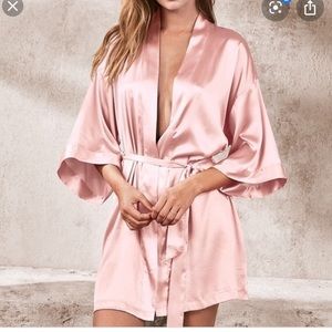 Victoria’s Secret Kimono Robe in Pink